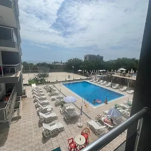 Apartment Dilov In Yalta, Golden Sands